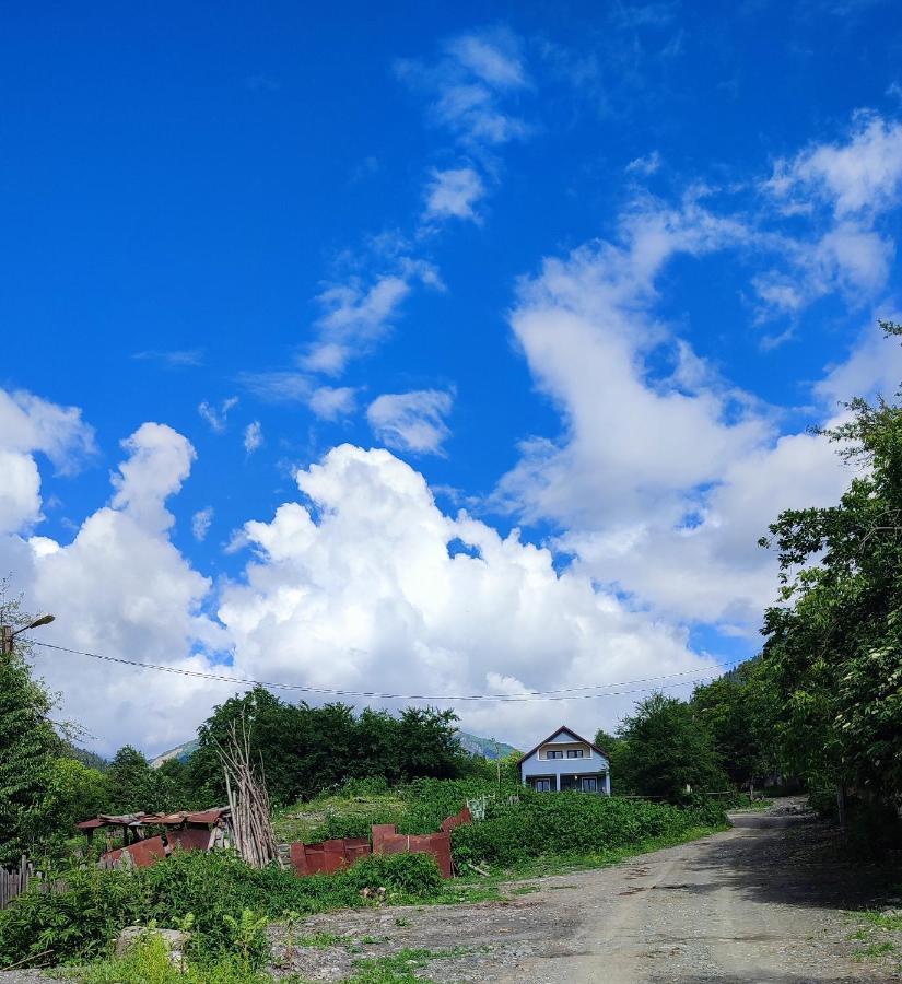 Tsknari Oda Oni Buitenkant foto