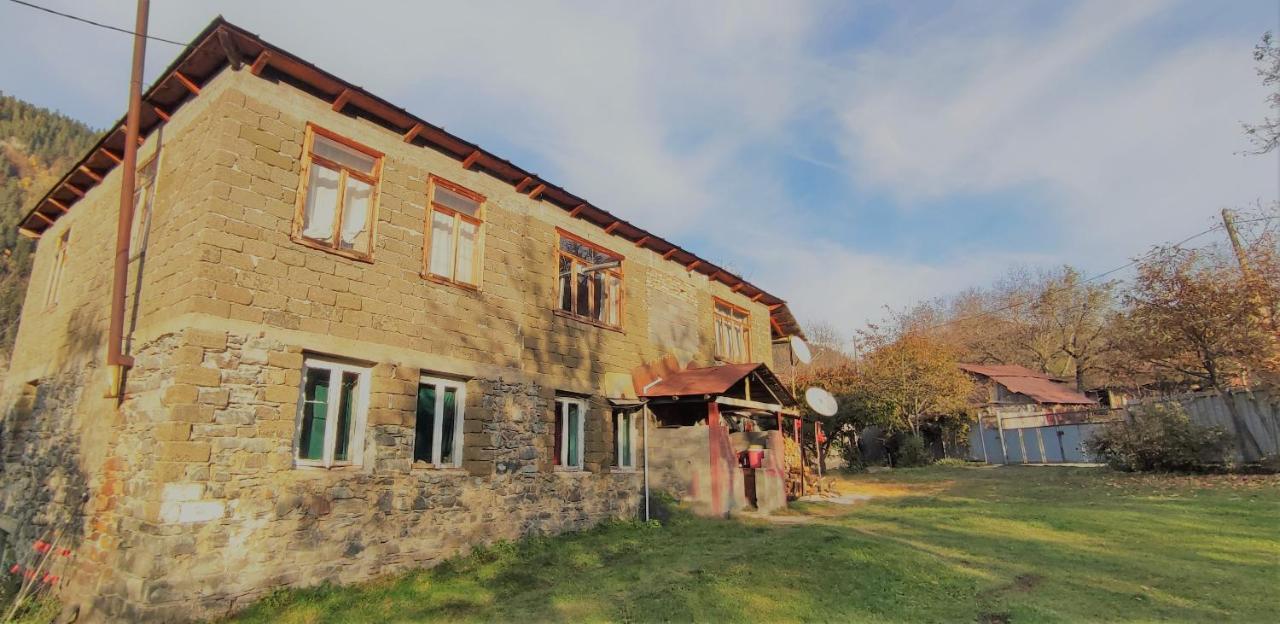 Tsknari Oda Oni Buitenkant foto