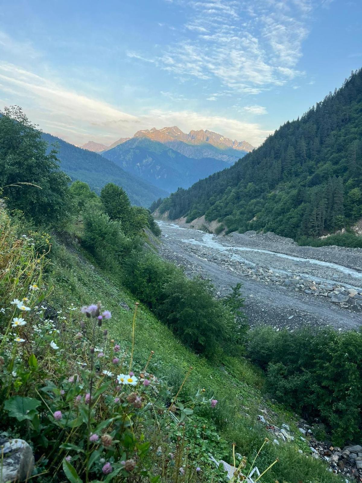Tsknari Oda Oni Buitenkant foto